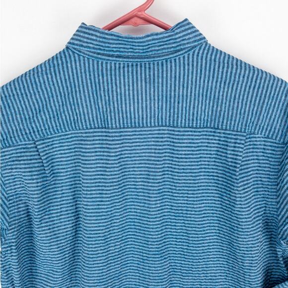 Mountain Hardwear Seersucker Shirt Men's Medium Button-Up Blue Black Stripe Logo - Picture 11 of 12